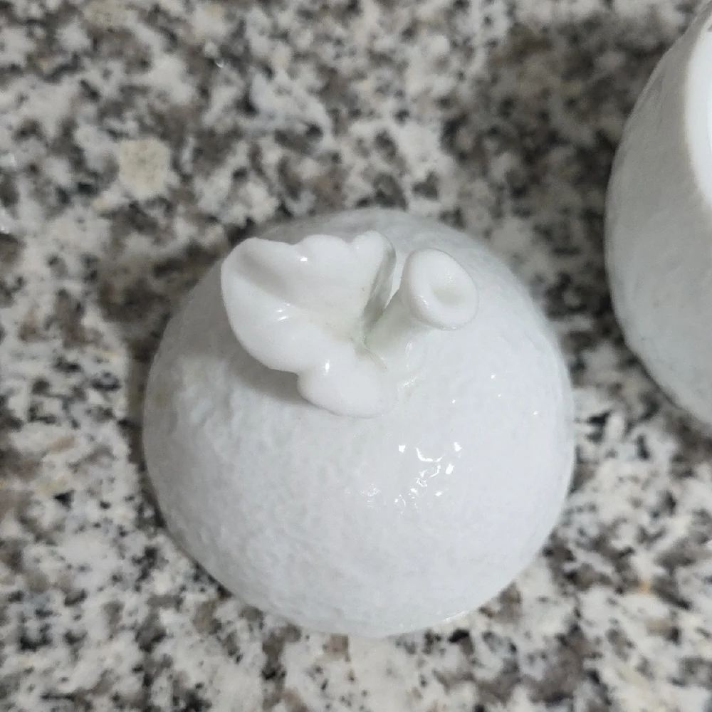 Les Petites Fruits White Ceramic Apple Box